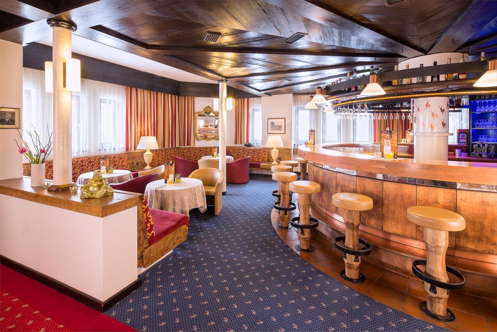 Hotel Neue Burg Nauders Exteriör bild