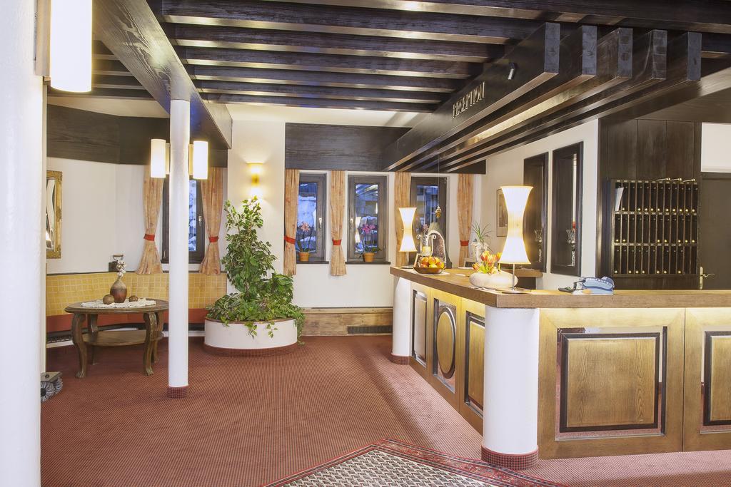 Hotel Neue Burg Nauders Exteriör bild